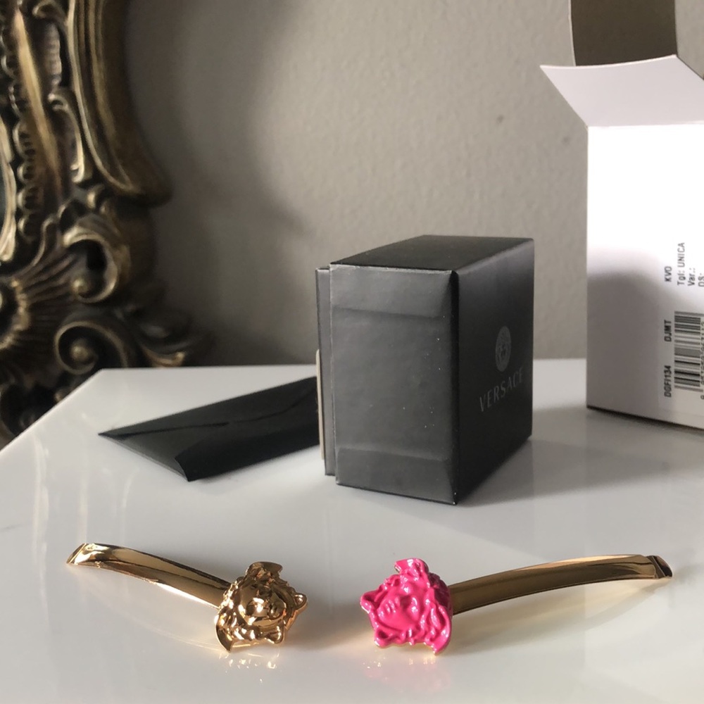 VERSACE Gold 'La tone Medusa' Hair Clip - Picture 8 of 9